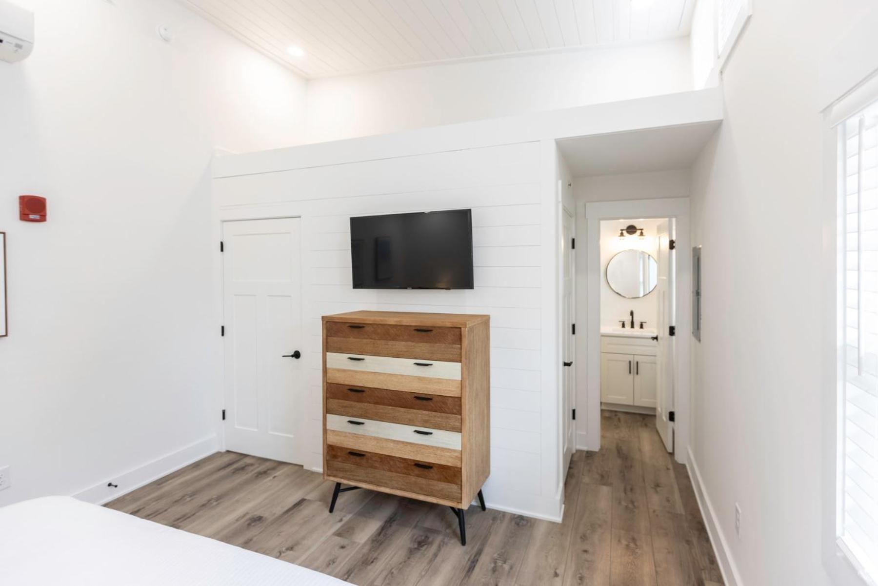 Ocean Lofts In The Vibe #3 - 5 Min Walk To Apartment Virginia Beach