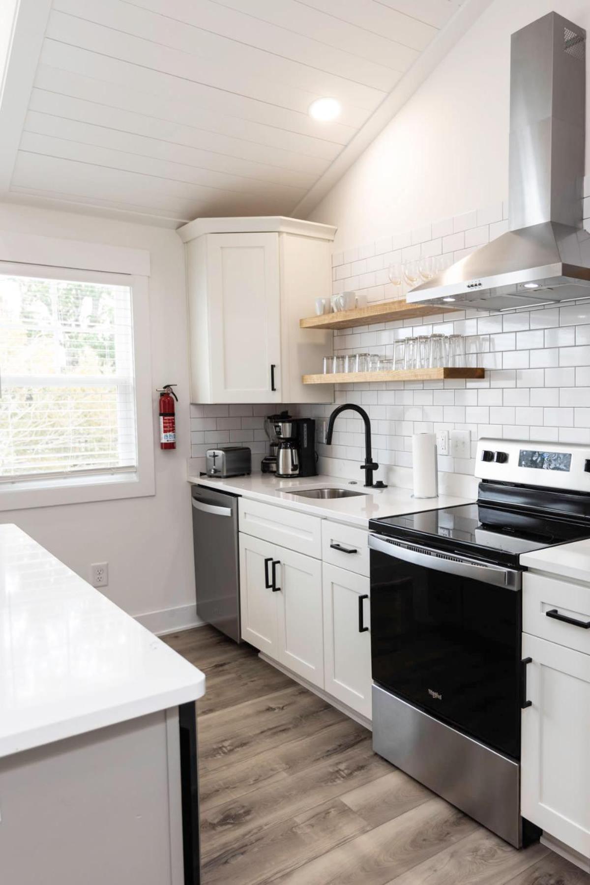 Ocean Lofts In The Vibe #3 - 5 Min Walk To * Virginia Beach