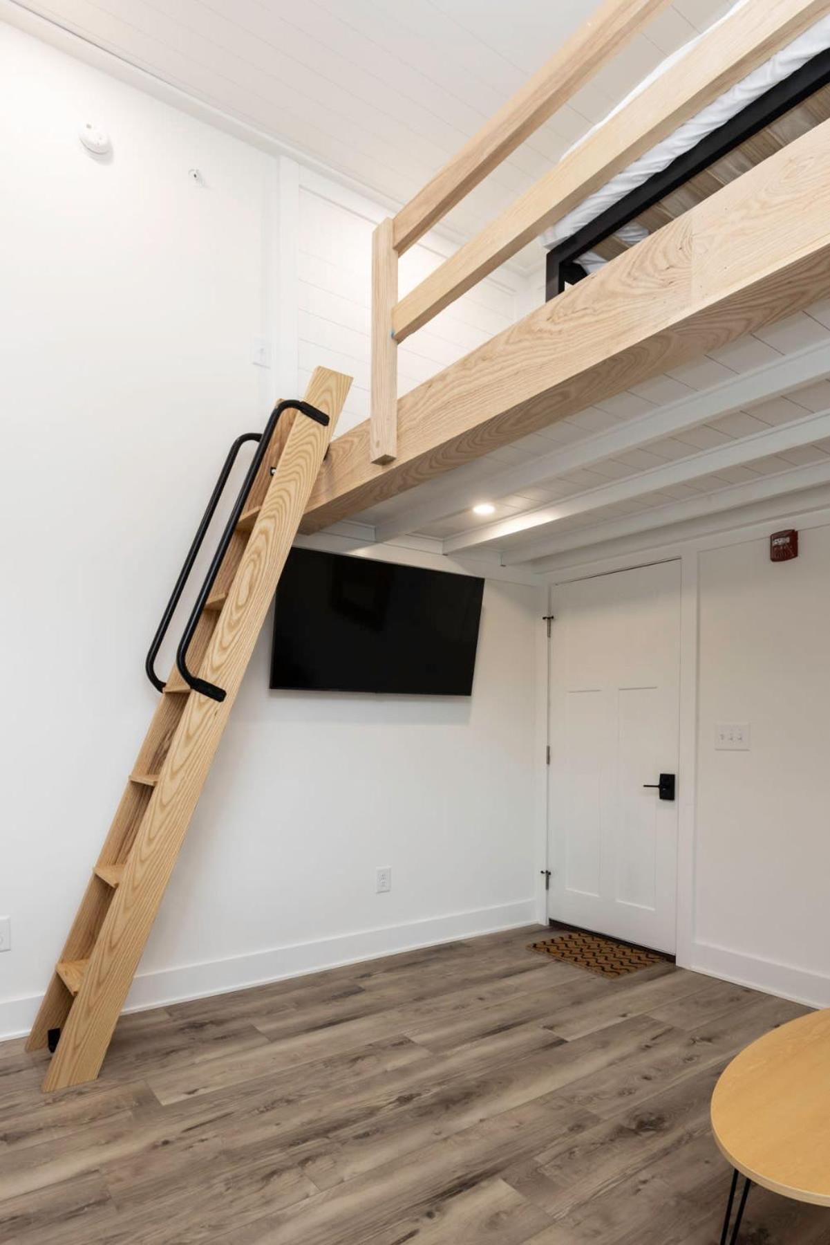 Ocean Lofts In The Vibe #3 - 5 Min Walk To * Virginia Beach